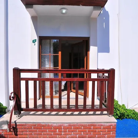 Manolya Ортакент